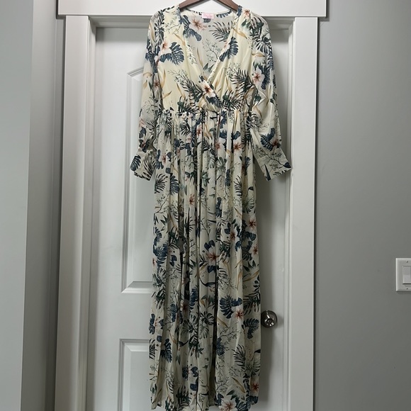Brand New Pink Lily Floral Maxi Dress - Picture 2 of 10